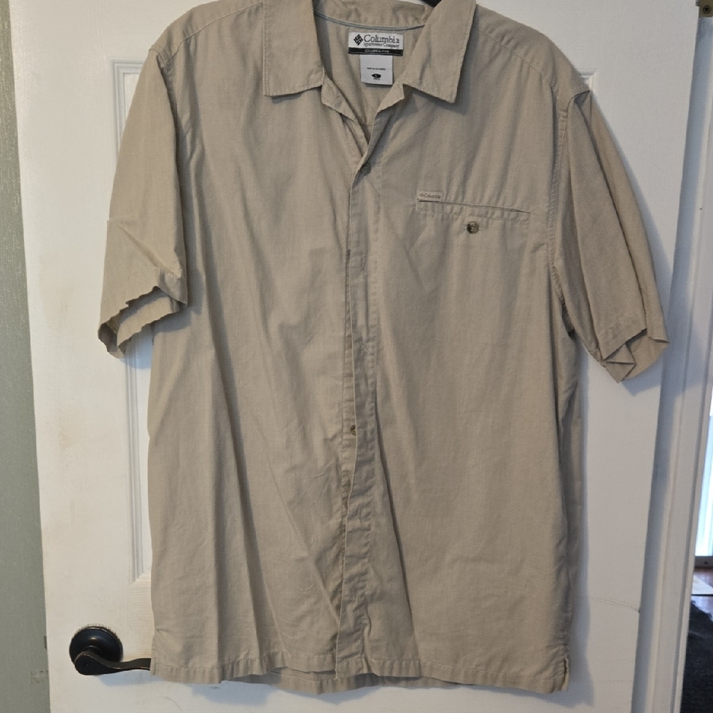 Columbia Men's Tan Short Sleeve Shirt